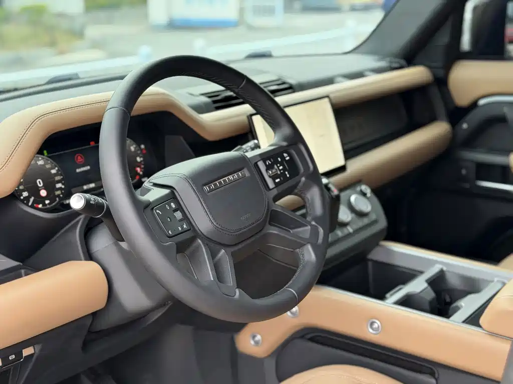 Land Rover Defender — миниатюра 6