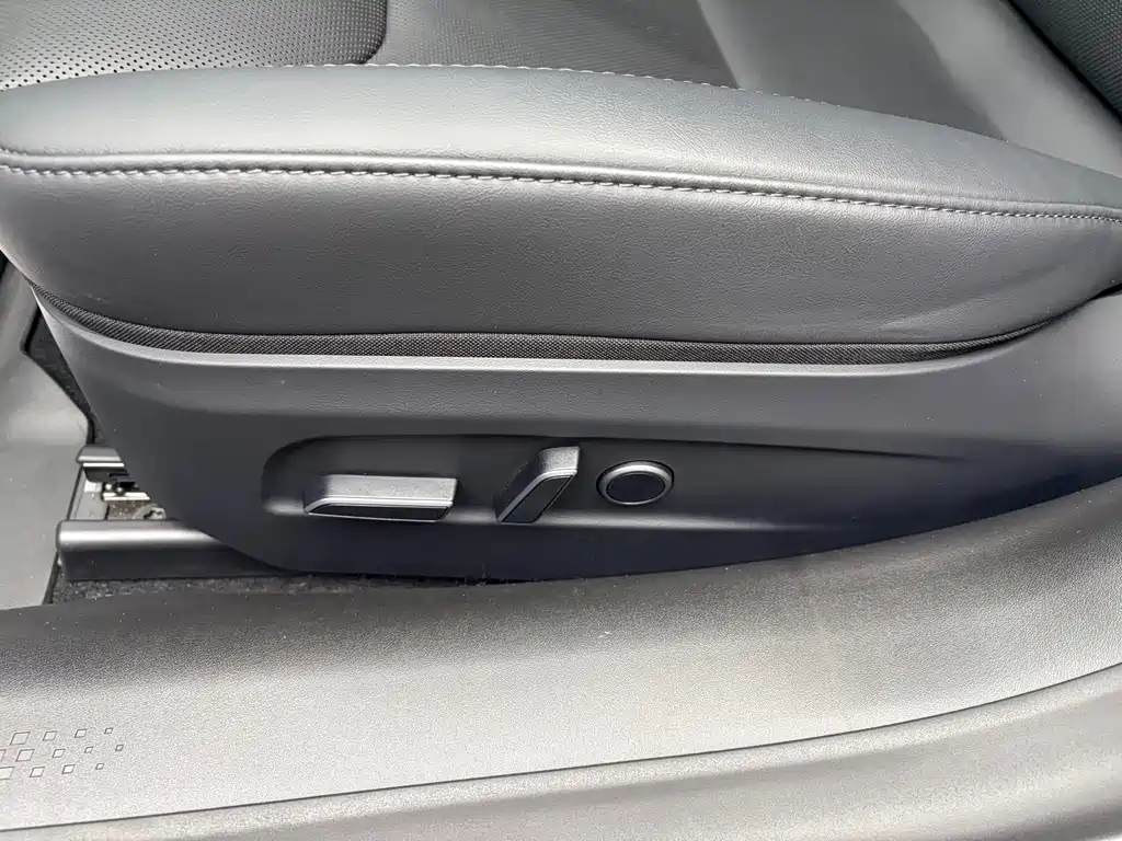 Tesla Model 3 — миниатюра 14