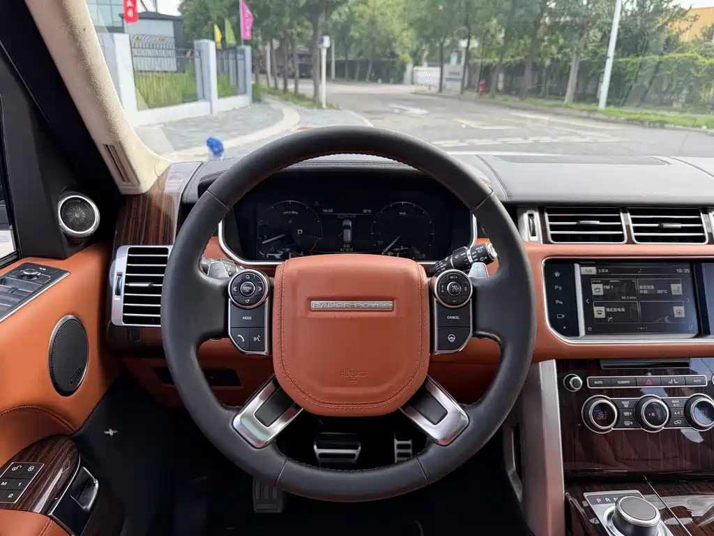 Land Rover Range Rover 2016 3.0 SC V6 Vogue SE Long Wheelbase