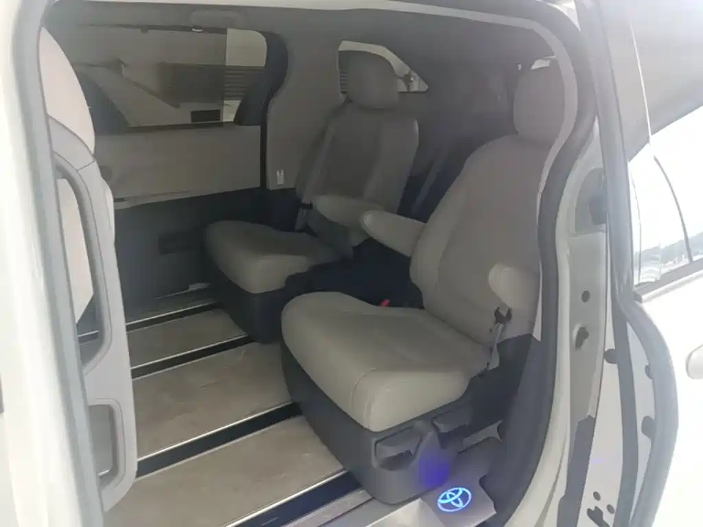 Toyota Sienna — фотографии объявления, Фото 17