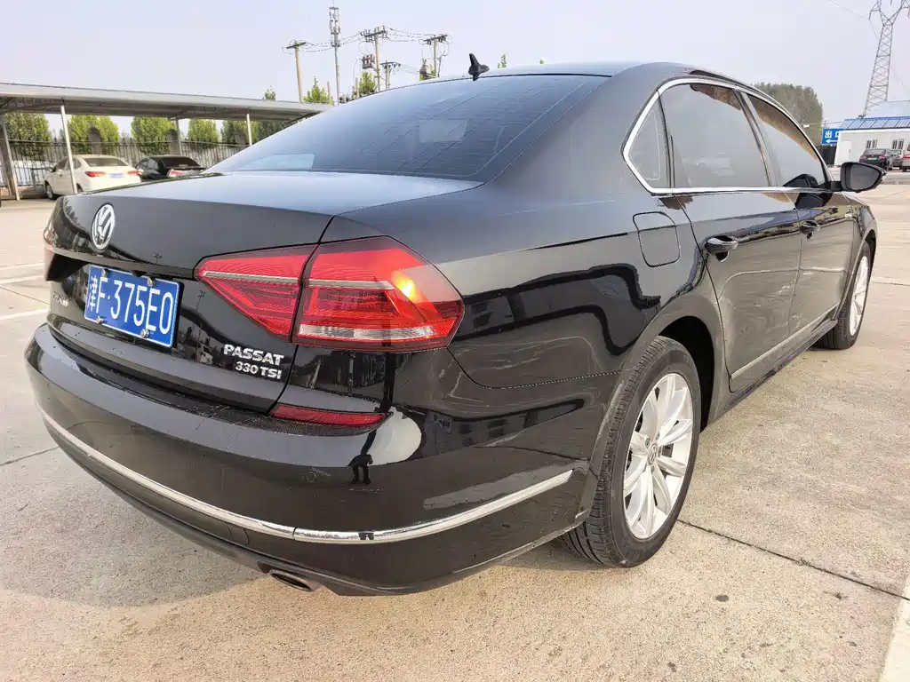 Volkswagen Passat — миниатюра 4