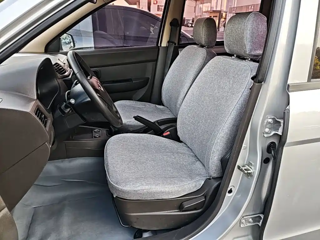 Wuling Hongguang — миниатюра 15