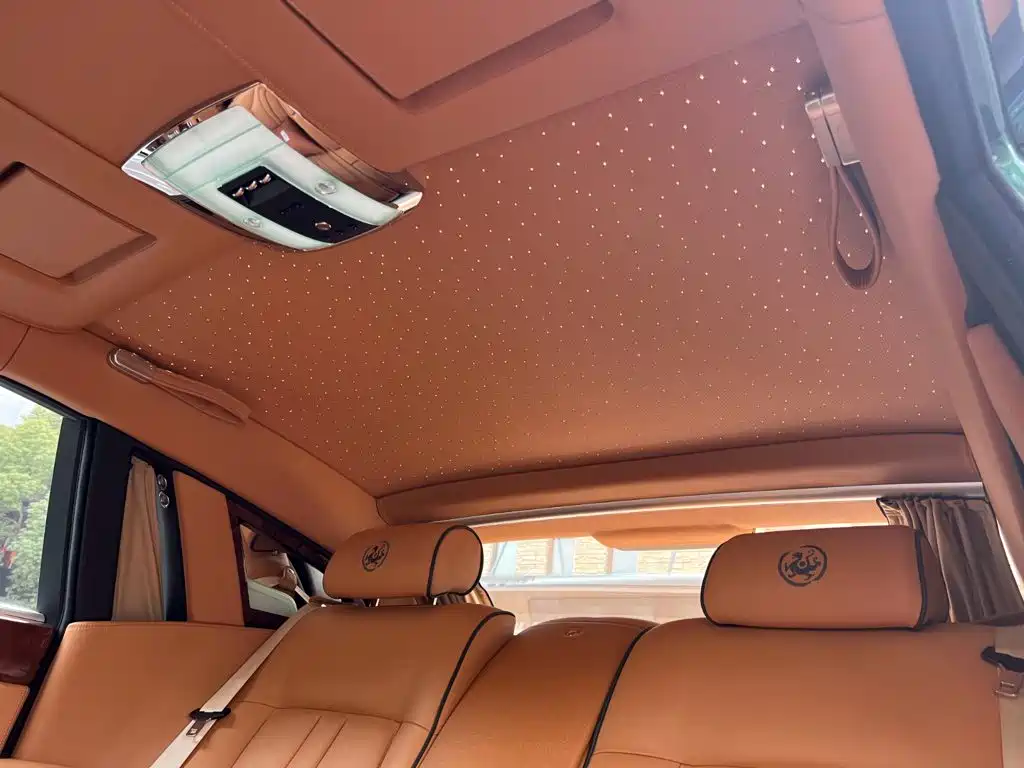 Rolls-Royce Phantom — миниатюра 21