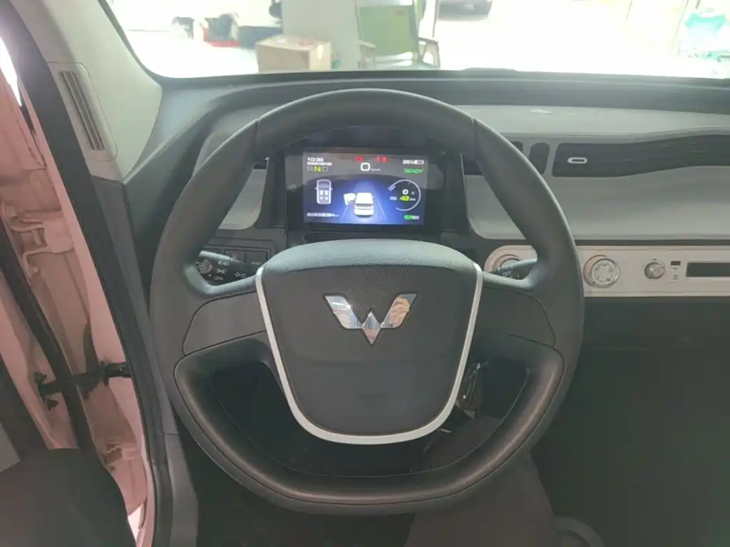 Wuling MINIEV — миниатюра 11