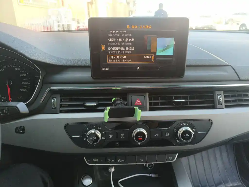 Audi A4L — миниатюра 14