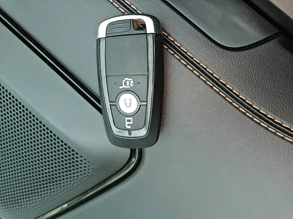 Ford Explorer — миниатюра 9