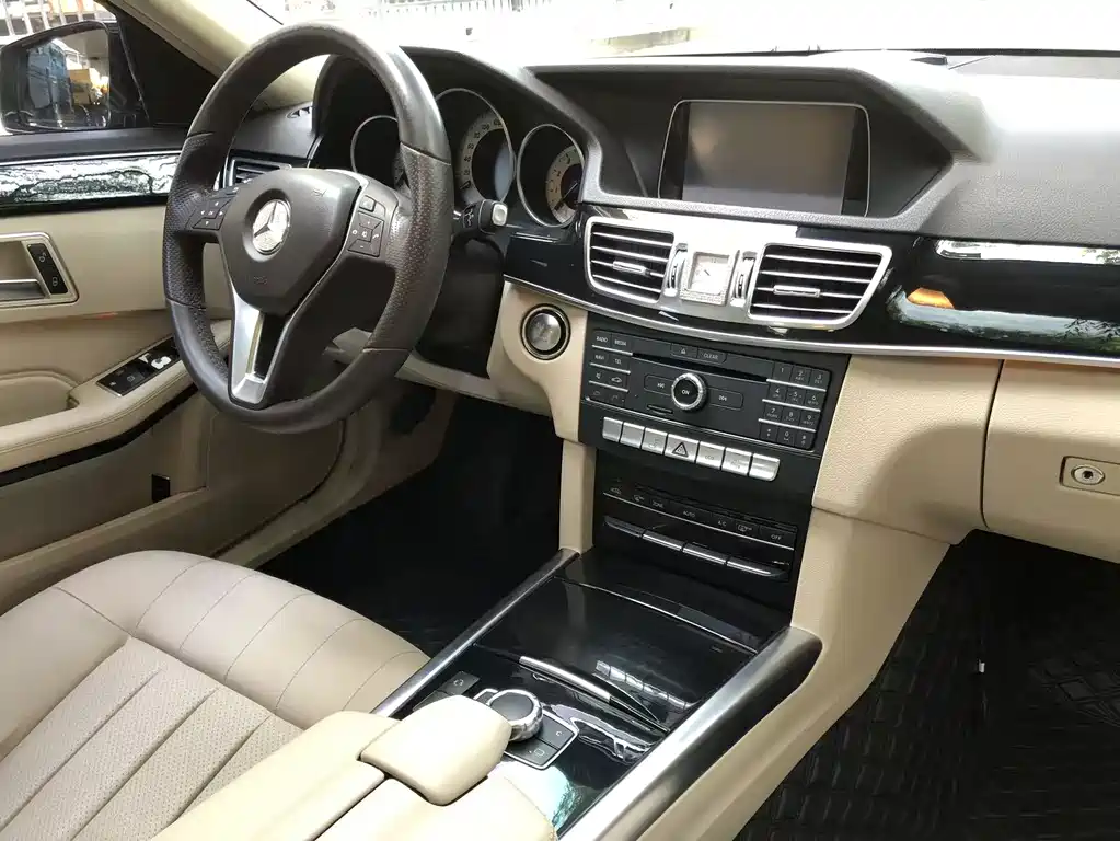 Mercedes-Benz E-Class — миниатюра 7