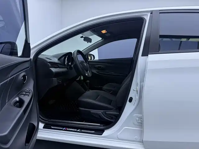 Toyota Yaris L — миниатюра 13