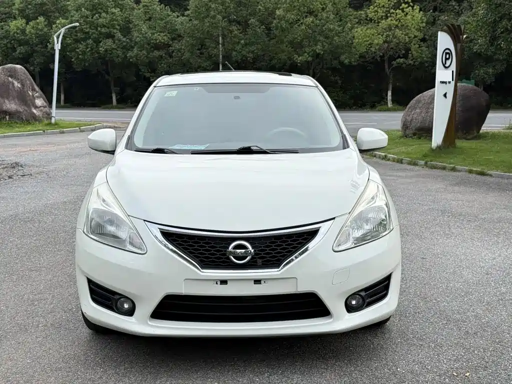 Nissan Tiida — миниатюра 2