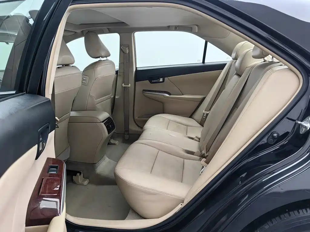 Toyota Camry — миниатюра 15