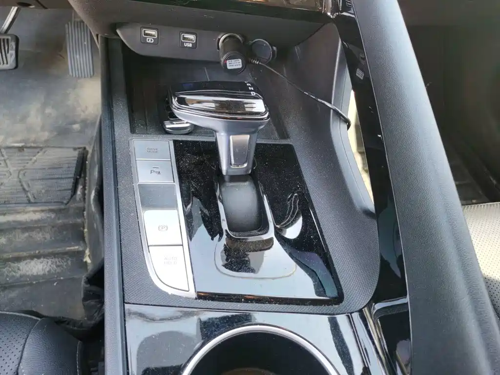 Hyundai Elantra — миниатюра 10