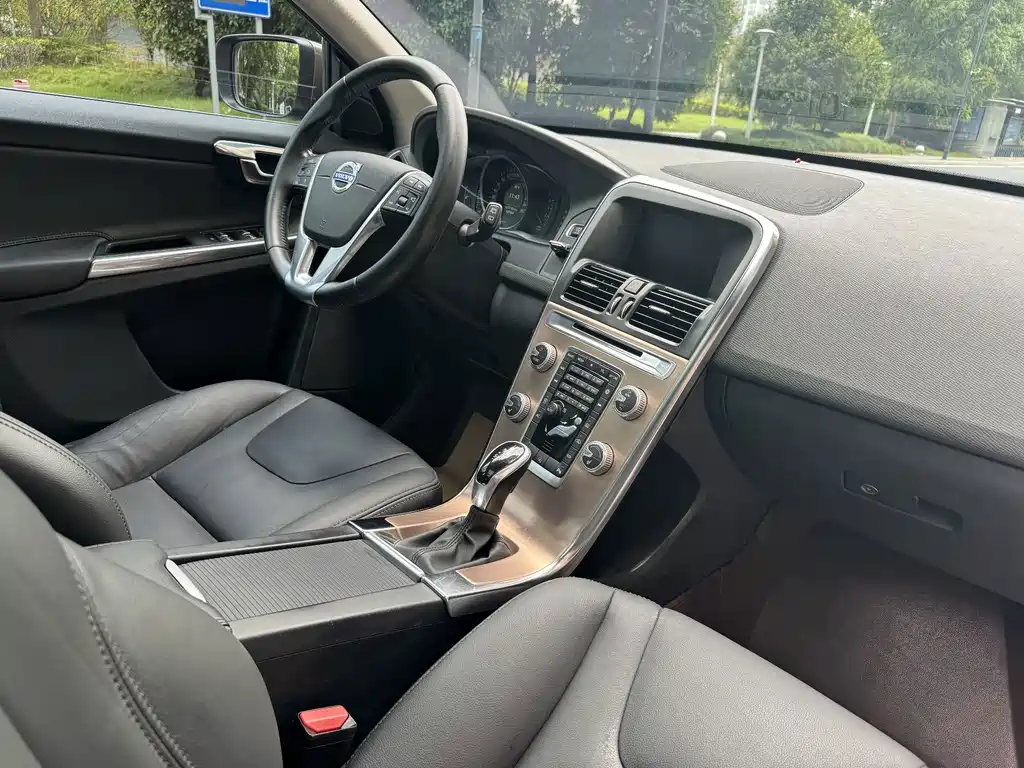 Volvo XC60 — миниатюра 8