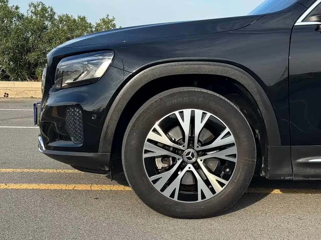 Mercedes-Benz GLB 2024 GLB 220