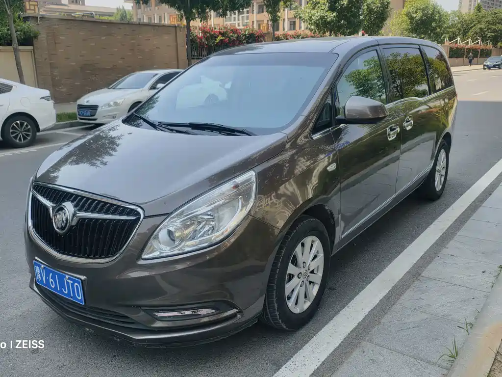 Buick GL8 — миниатюра 2