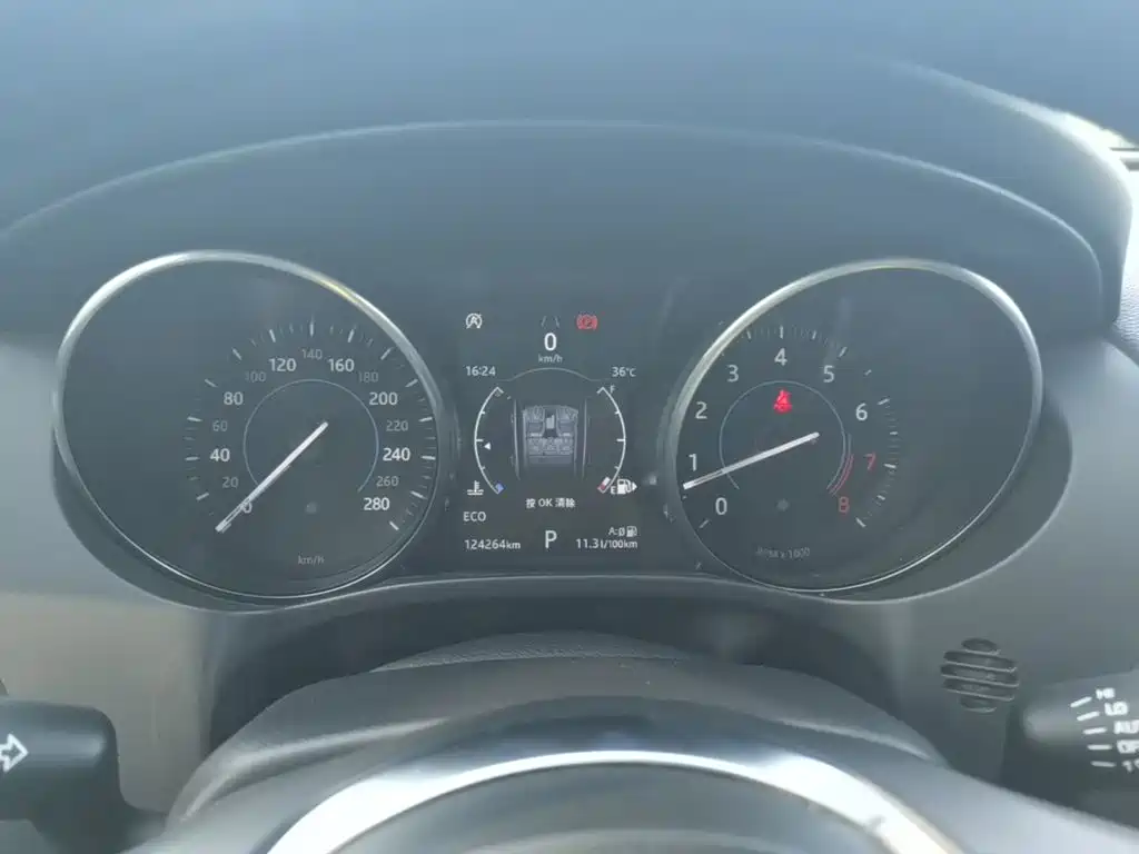 Jaguar F-PACE — миниатюра 12