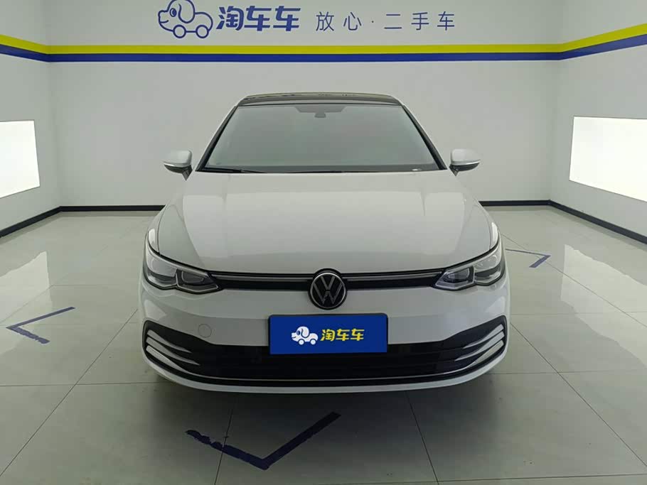 Volkswagen Golf 1.4 л 2024 г. Белый, пробег 17100 км
