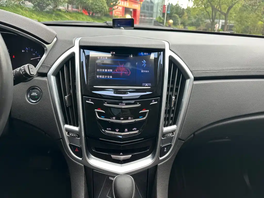 Cadillac SRX — миниатюра 39