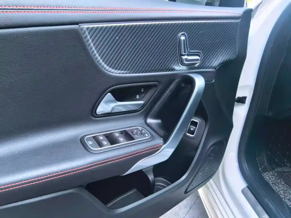 Mercedes-Benz A-Class — миниатюра 10