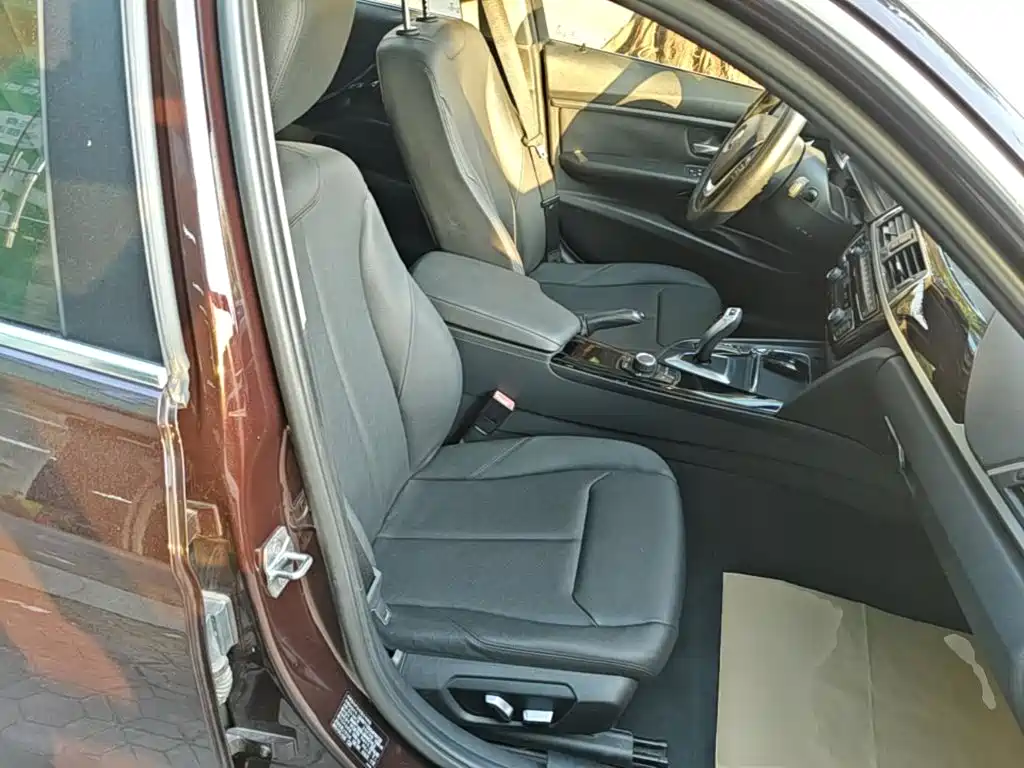 BMW 3 Series — миниатюра 25