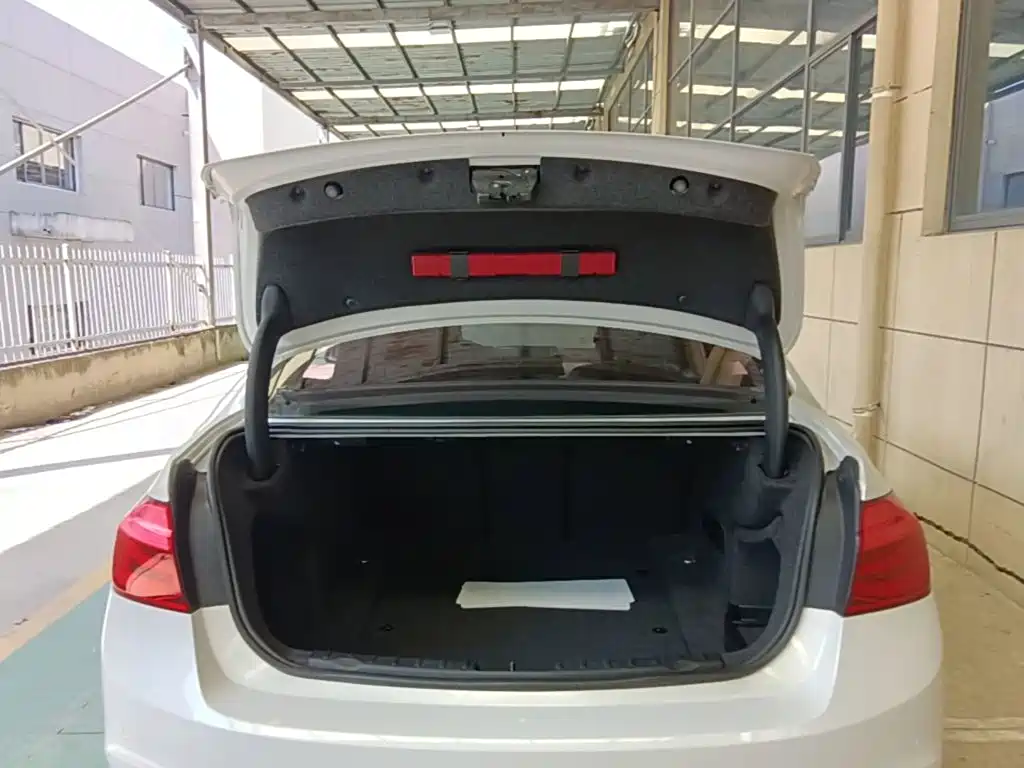 BMW 3 Series — миниатюра 19