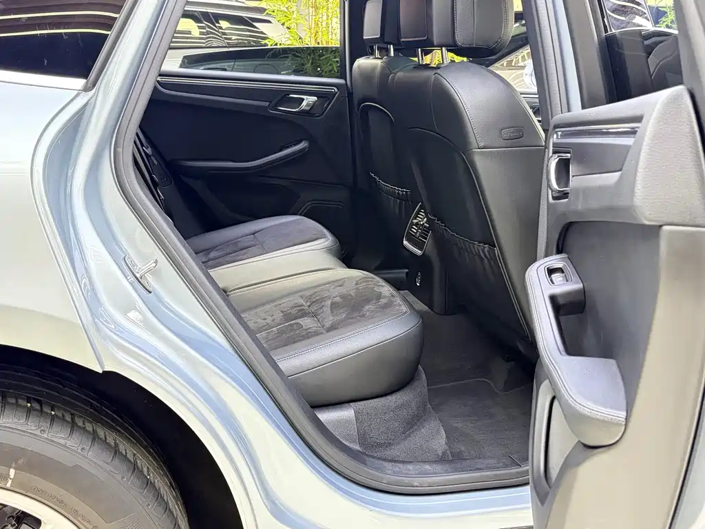 Porsche Macan — миниатюра 16