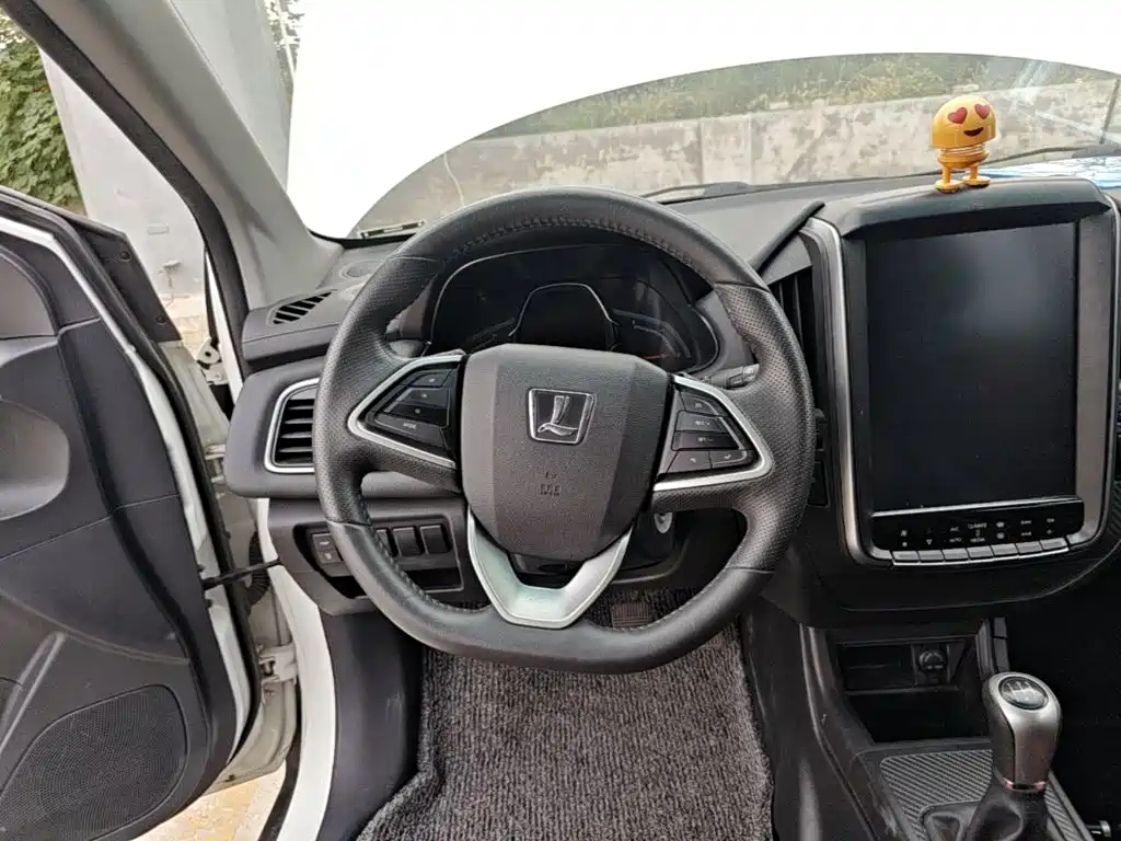 Luxgen U5 SUV — миниатюра 11