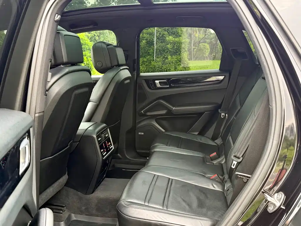 Porsche Cayenne Hybrid — миниатюра 22