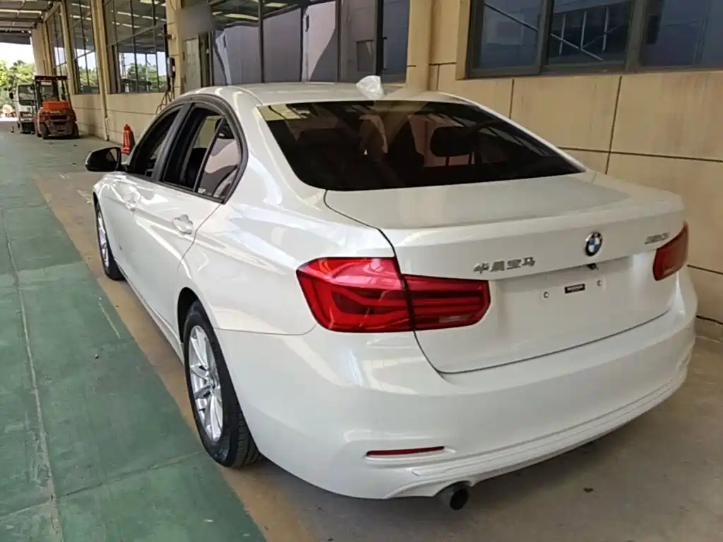 BMW 3 Series — миниатюра 5