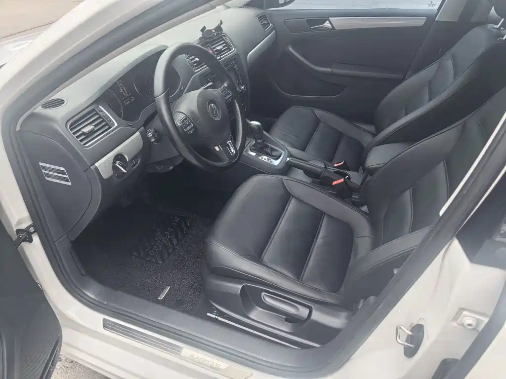 Volkswagen Sagitar — миниатюра 7