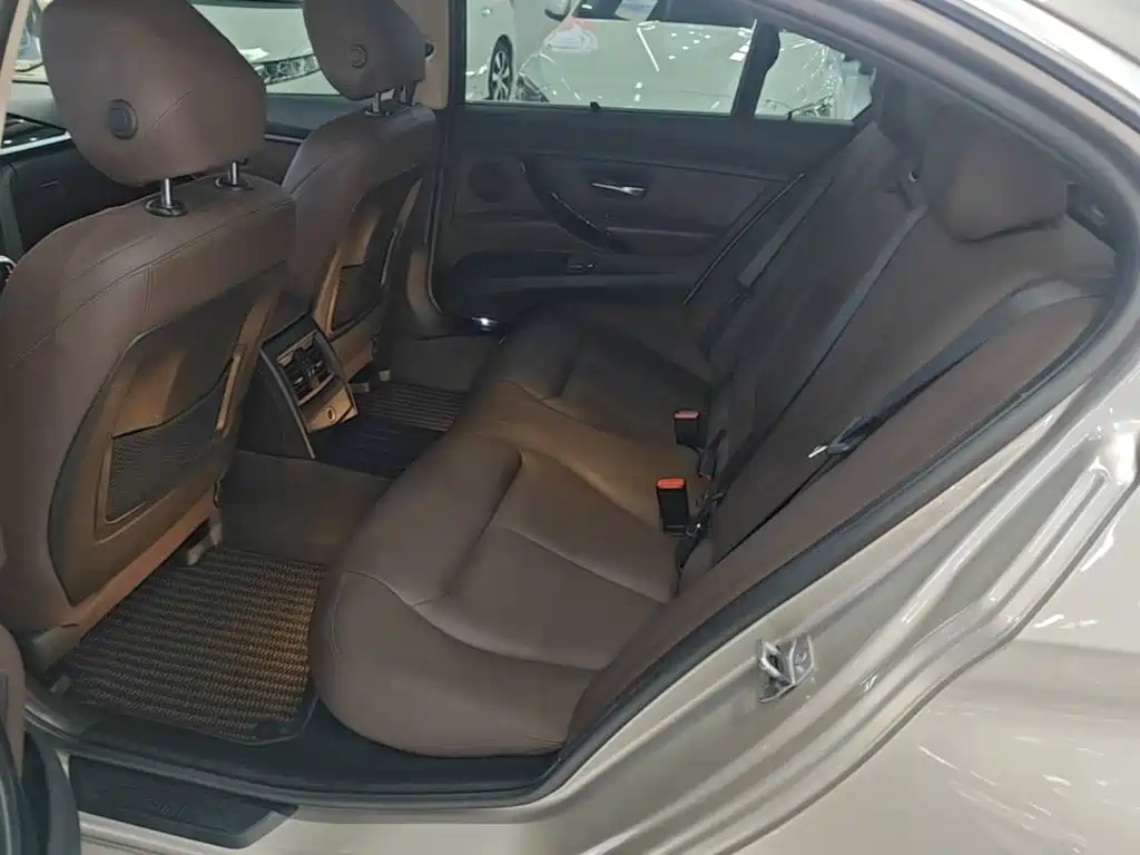 BMW 3 Series — миниатюра 17