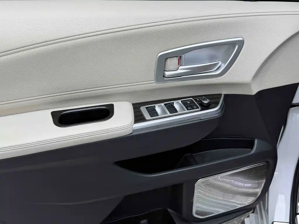 Toyota Sienna — миниатюра 16