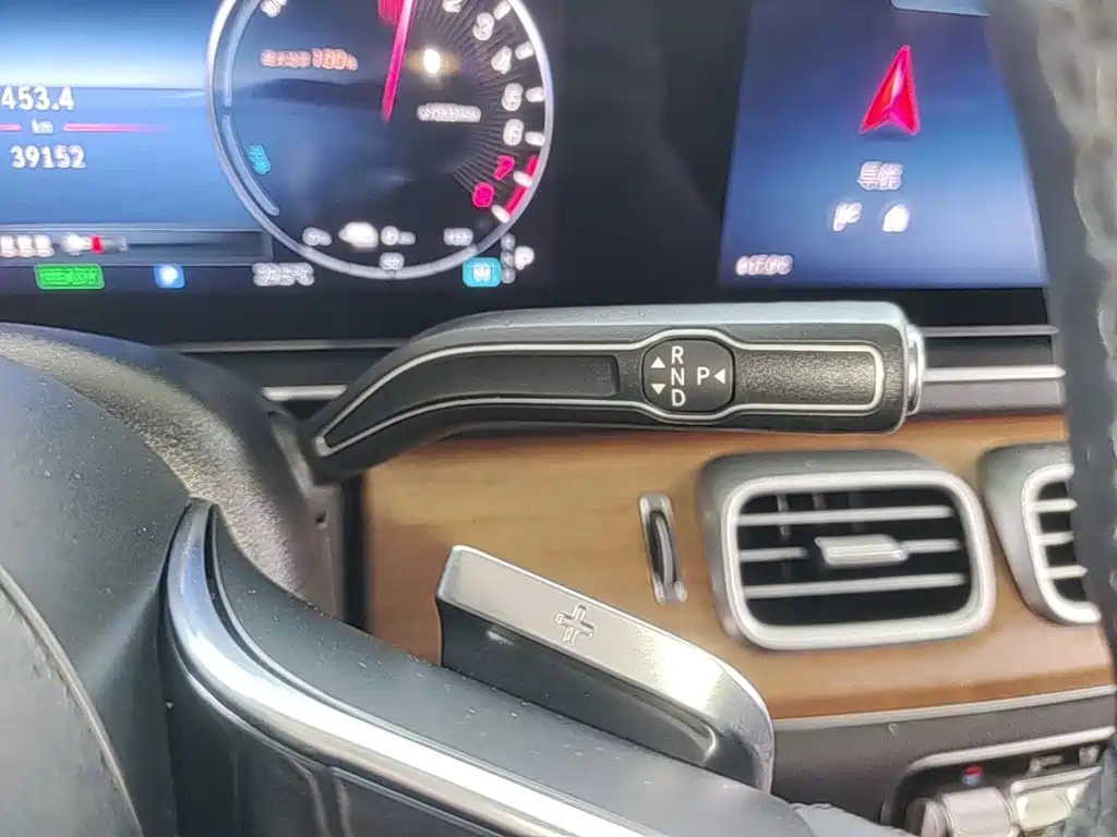 Mercedes-Benz GLE New Energy — миниатюра 14
