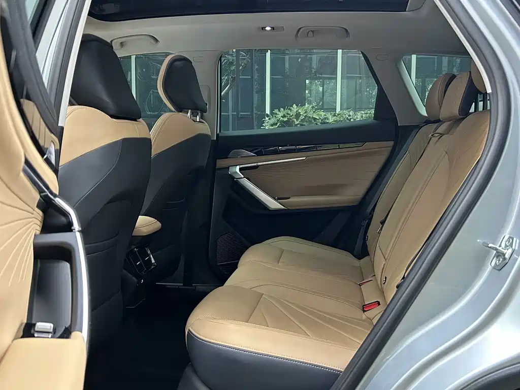 Geely Boyue L — миниатюра 11