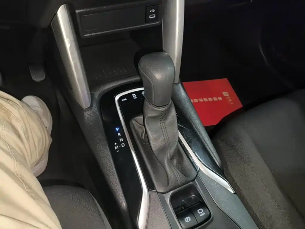 Toyota Corolla Cross — миниатюра 14