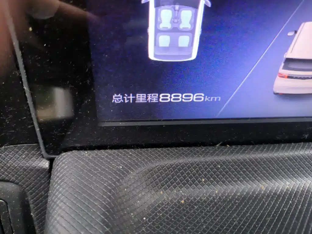 Wuling MINIEV — миниатюра 9