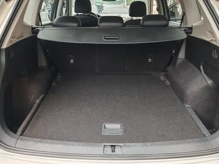 Volkswagen Tiguan L — миниатюра 2