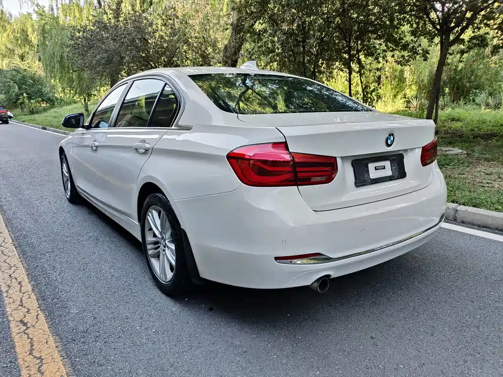 BMW 3 Series — миниатюра 4