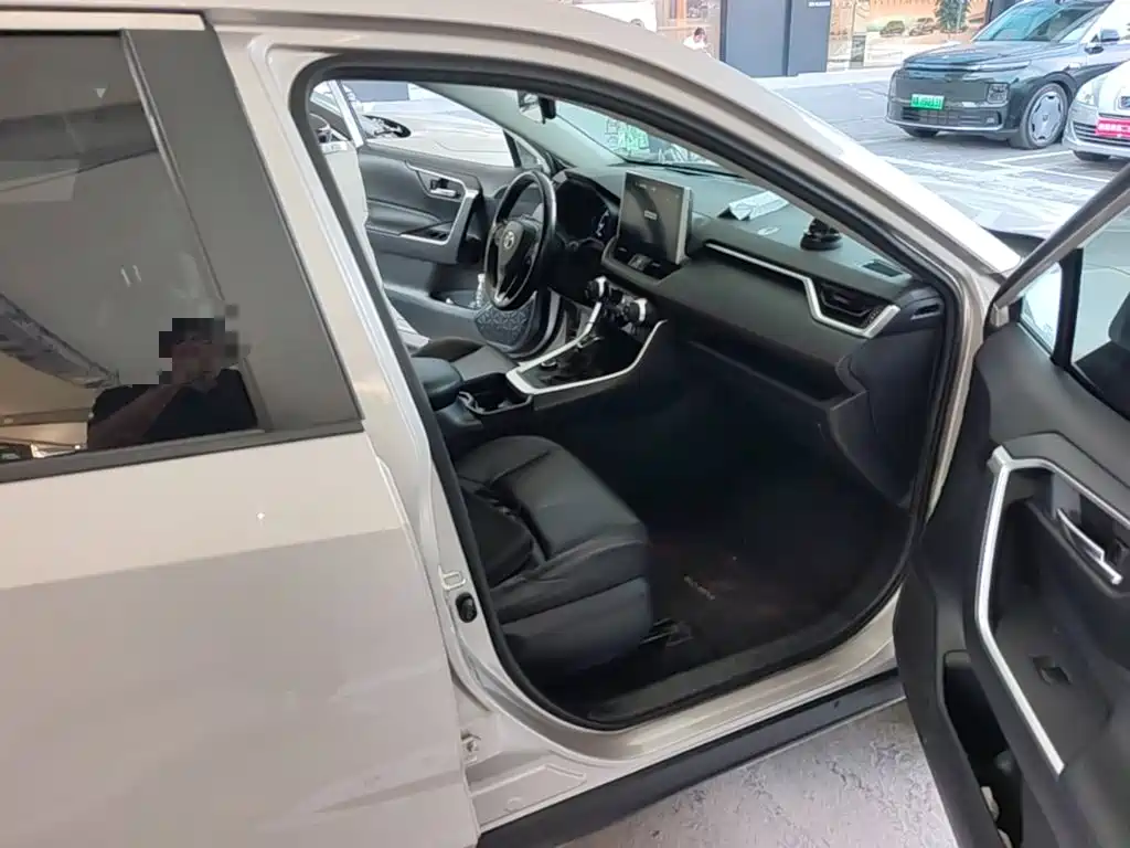 Toyota Wildlander New Energy — миниатюра 9