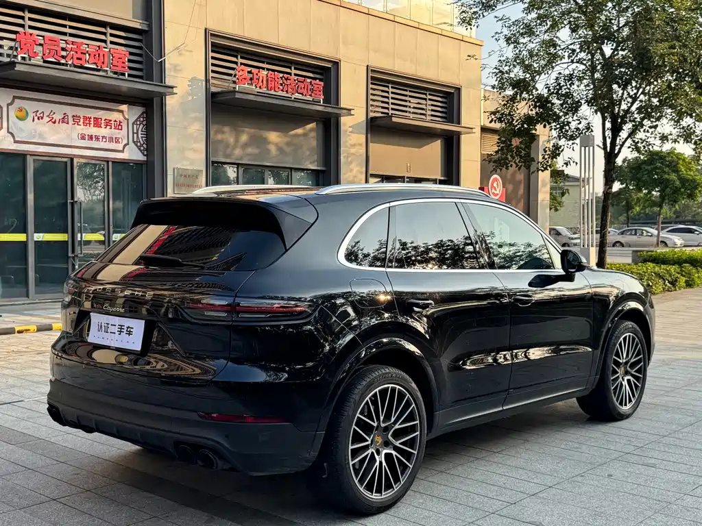 Porsche Cayenne — миниатюра 14