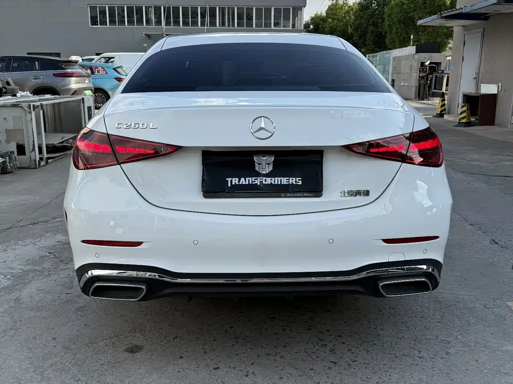 Mercedes-Benz C-Class — миниатюра 11