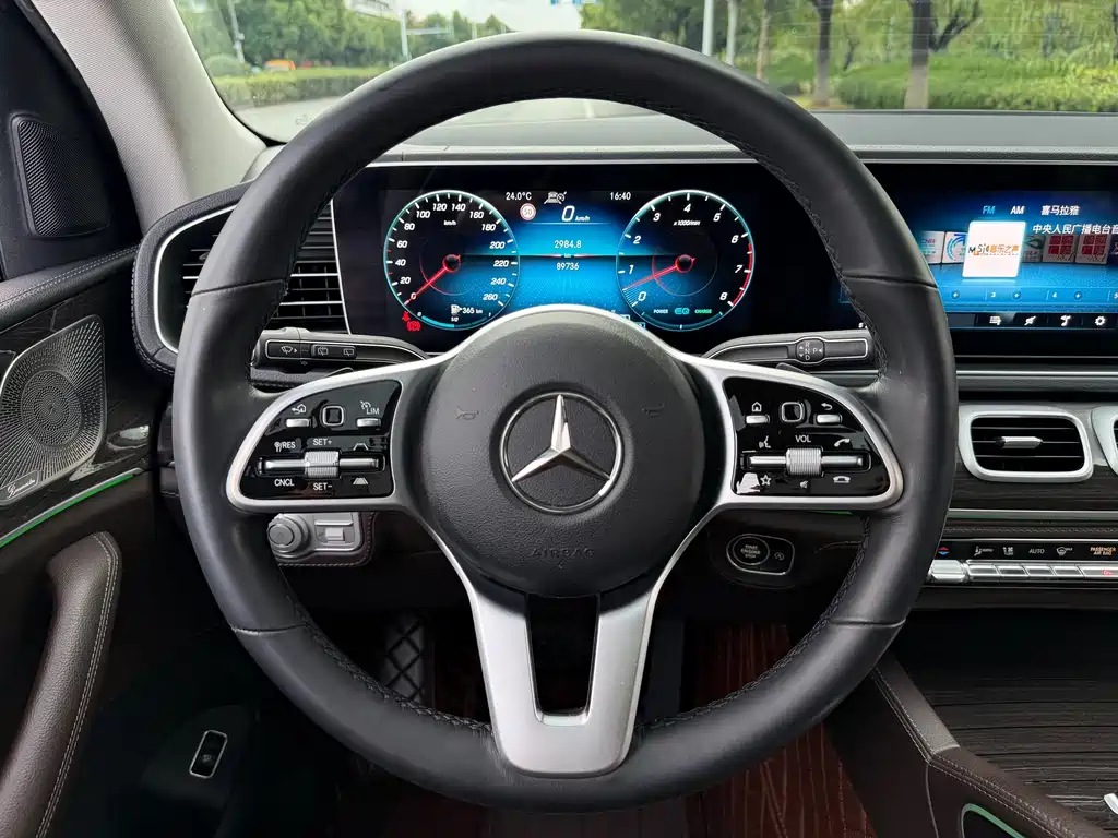 Mercedes-Benz GLS — миниатюра 13