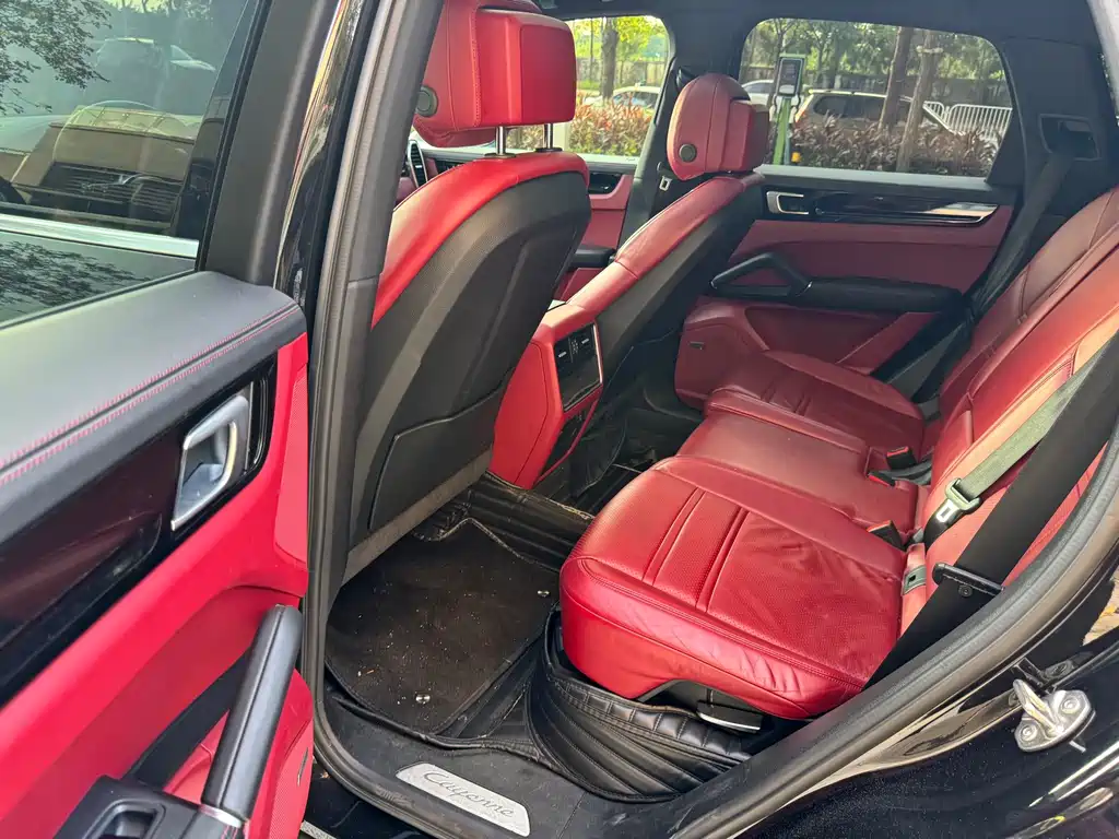 Porsche Cayenne — миниатюра 10