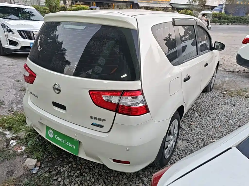 Nissan Livina — миниатюра 7