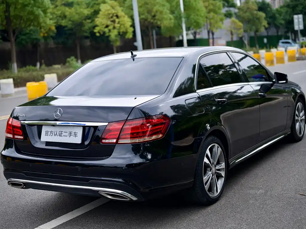 Mercedes-Benz E-Class — миниатюра 15