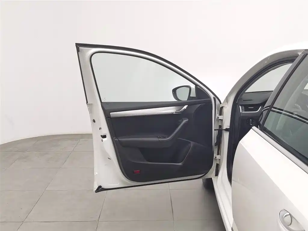 Skoda Octavia 2020 1.5L AT Luxury