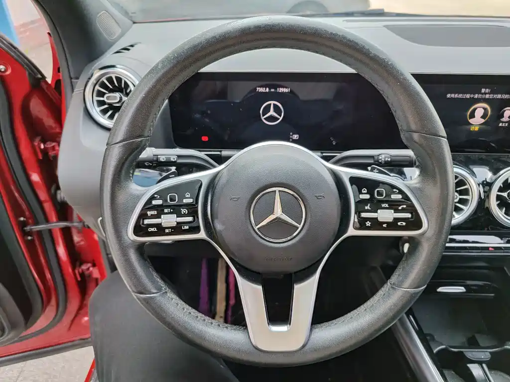 Mercedes-Benz GLA — миниатюра 8