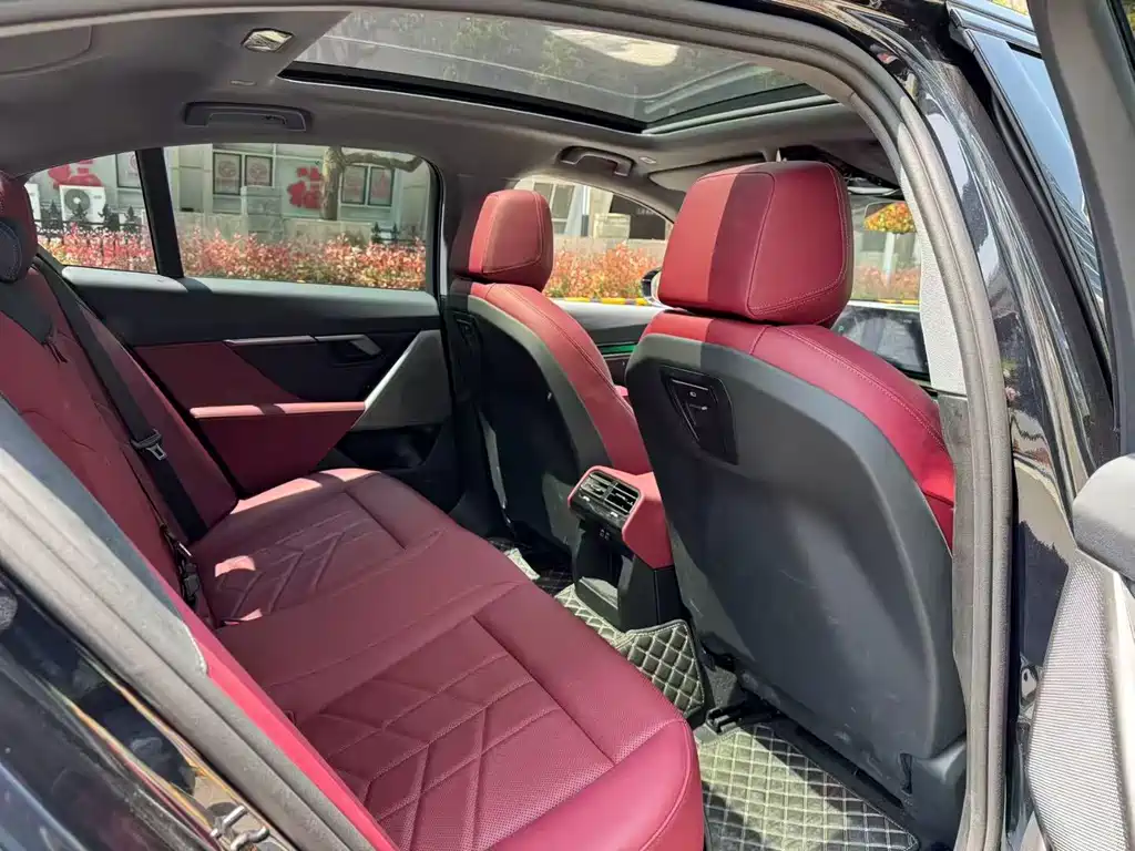 BMW 5 Series (Import) — миниатюра 7