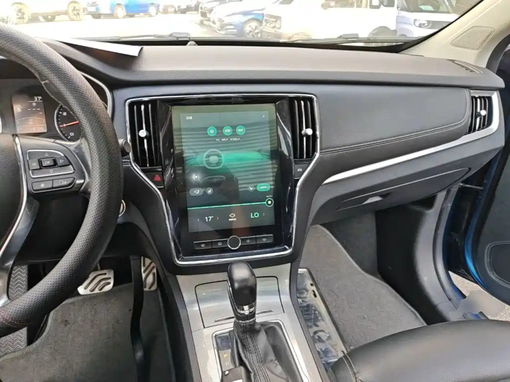 Roewe RX5 — миниатюра 10
