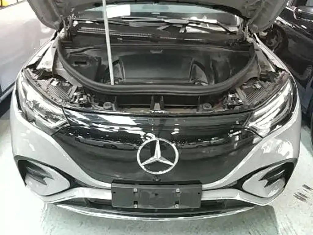 Mercedes-Benz EQE SUV — миниатюра 20