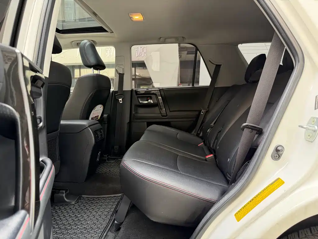 Toyota 4Runner — миниатюра 12